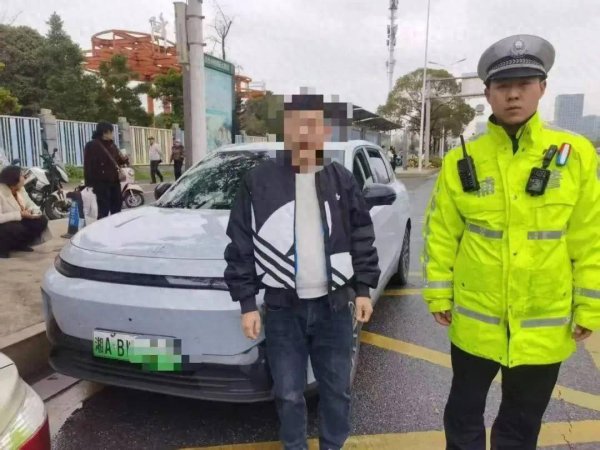 车主把套牌迈巴赫借给朋友开，还有100多起交通违法没处理，长沙交警：谁开谁负责，拘留10天
